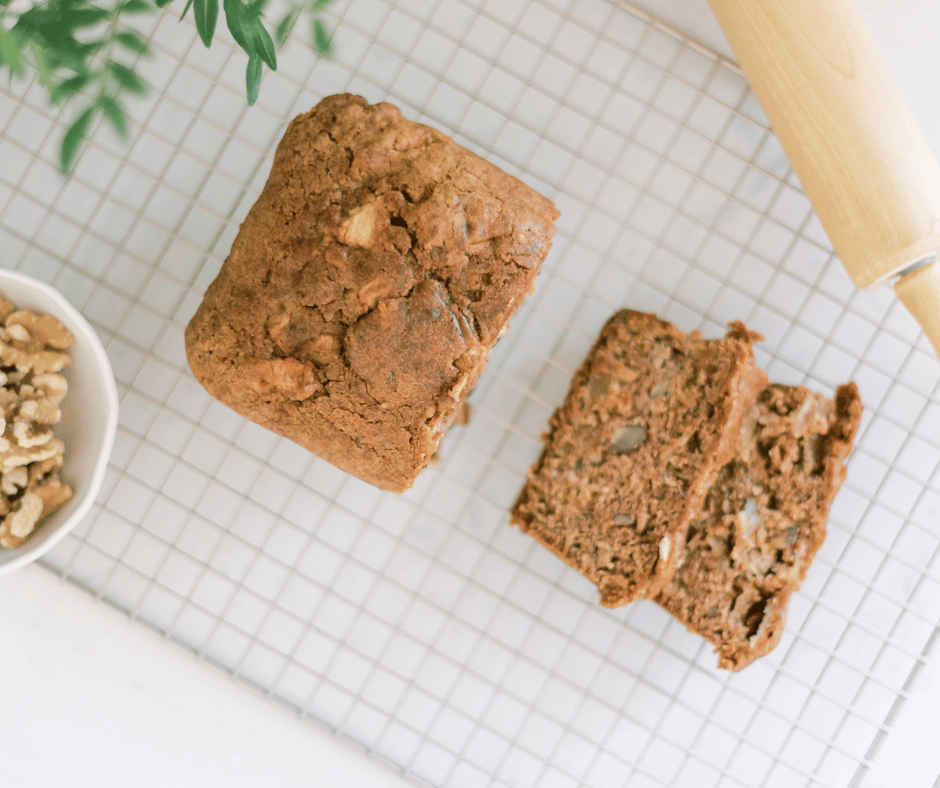 Image of fresh baked desert bread for can sugar cause migraines.